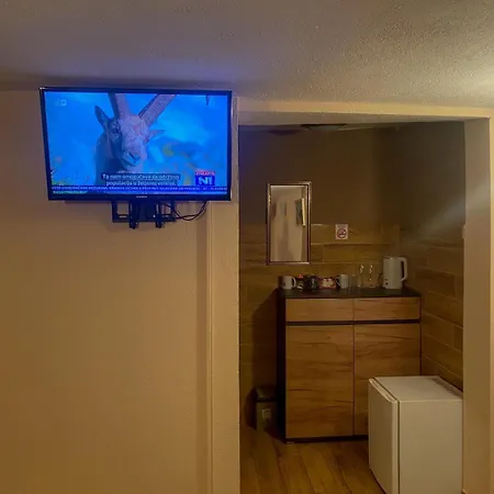 Peaceful Alley Daire *